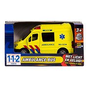 112 Ambulance Bus 1:34 with Light and Sound