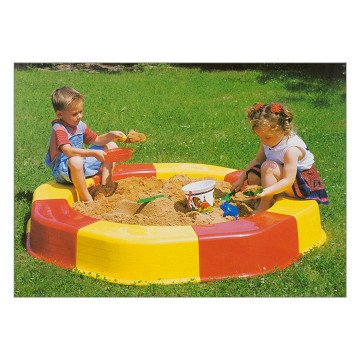 Sandpit ring with cover