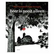 (Reading) book Bear is never alone