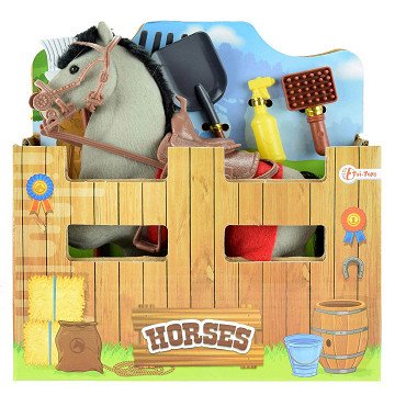 Pferdestall mit Pferd und Zubehör