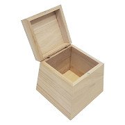 Quadratische Holzkiste mit Klappdeckel