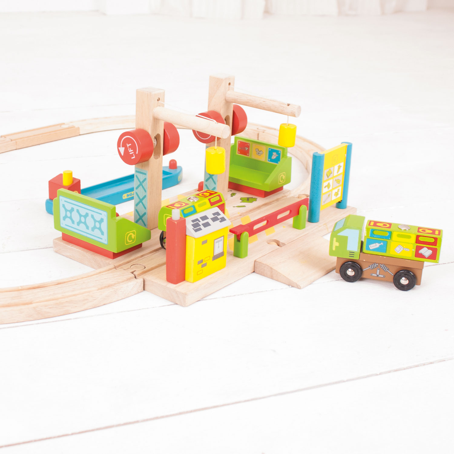 Houten Rails Recycle Station Thimble Toys